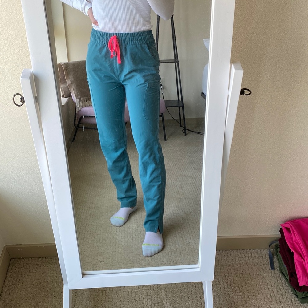 Yola high waisted skinny scrub pant